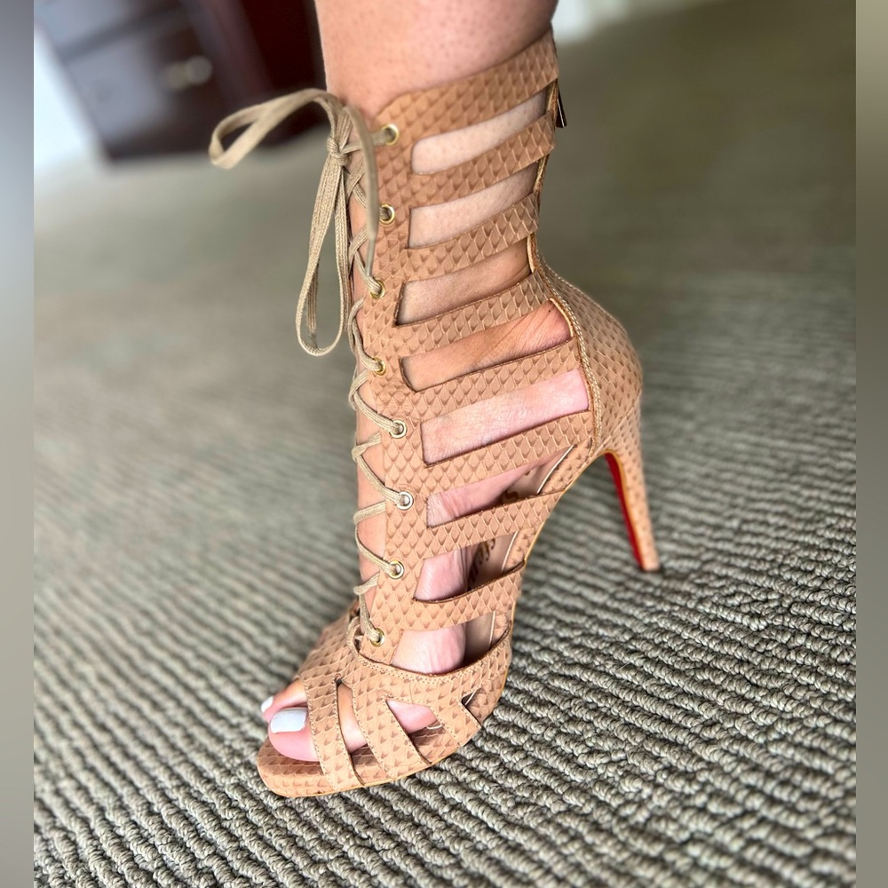 Carmen Steffens Brazilian lace up stilettos for sale. Never worn - size 37/39